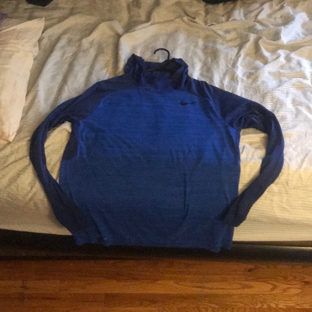 Nike Dri-Fit Hooded Longsleeve Shirt